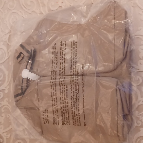 DSW Weekend bag and sling NWT - Picture 7 of 10